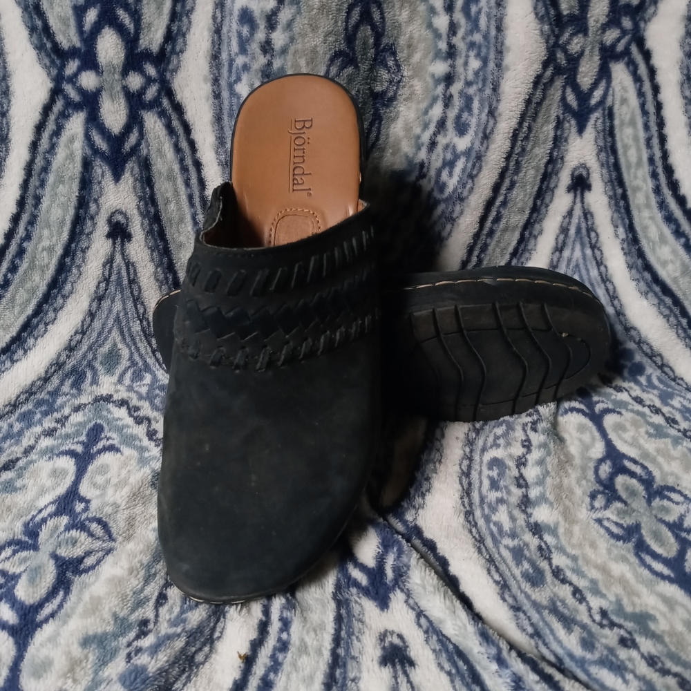 Sandles